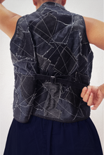 Load image into Gallery viewer, Ultra Yin & Yang Vest